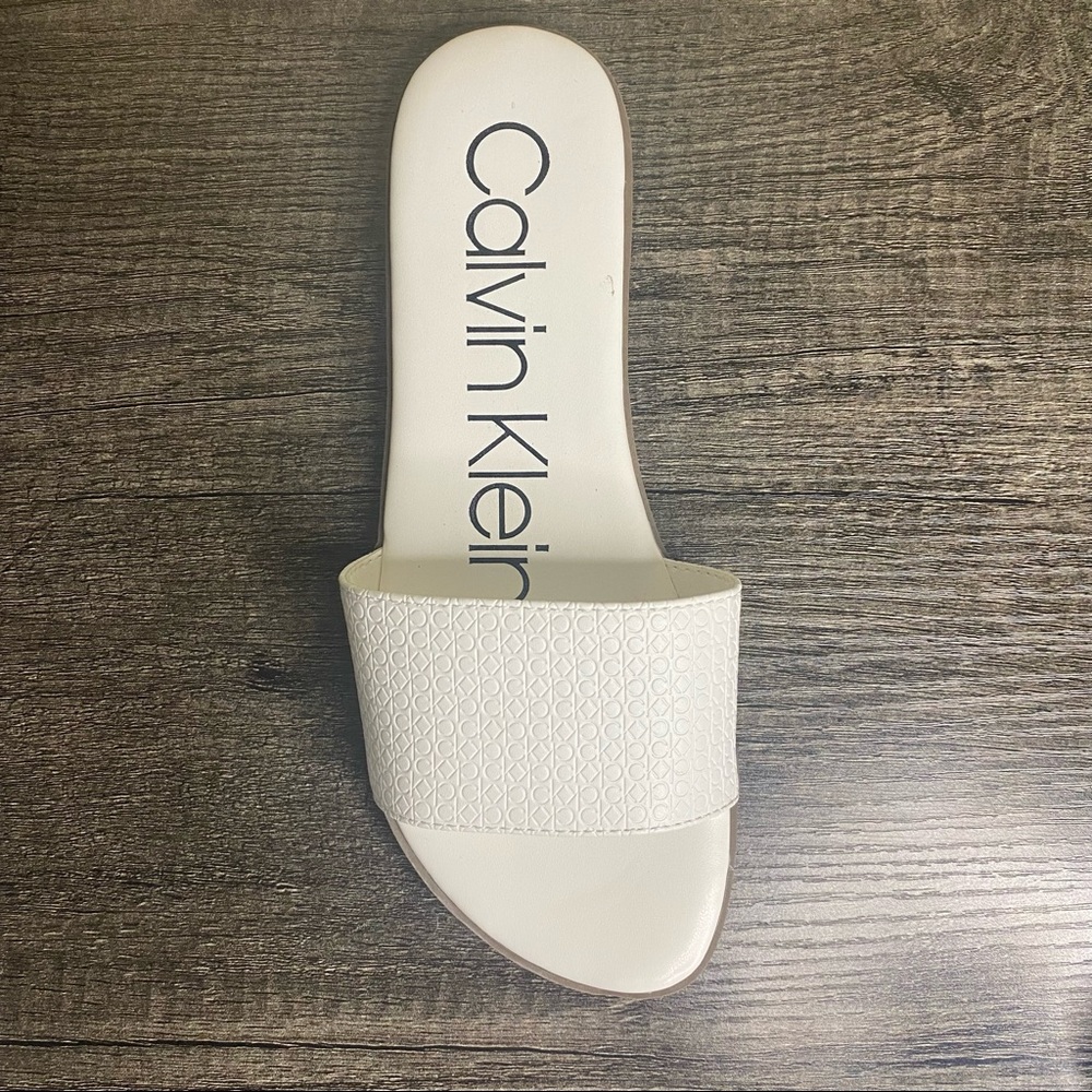 Calvin Klein White Slip-On Sandal Size 6.5 - Picture 2 of 6